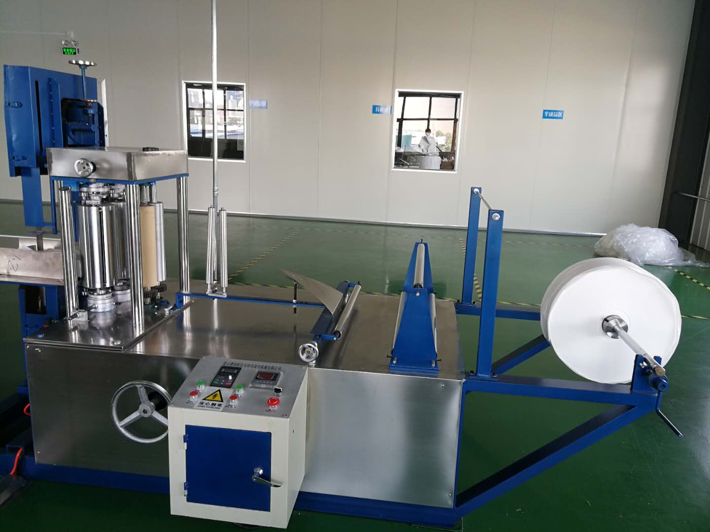 淺析無紡布折疊機(jī)的性能優(yōu)勢(shì)